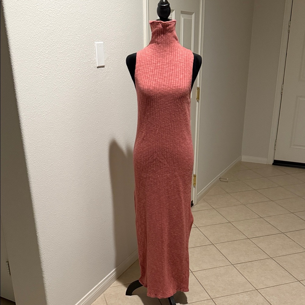 F P. Beach Elegant Pink Sleeveless Turtleneck Dress